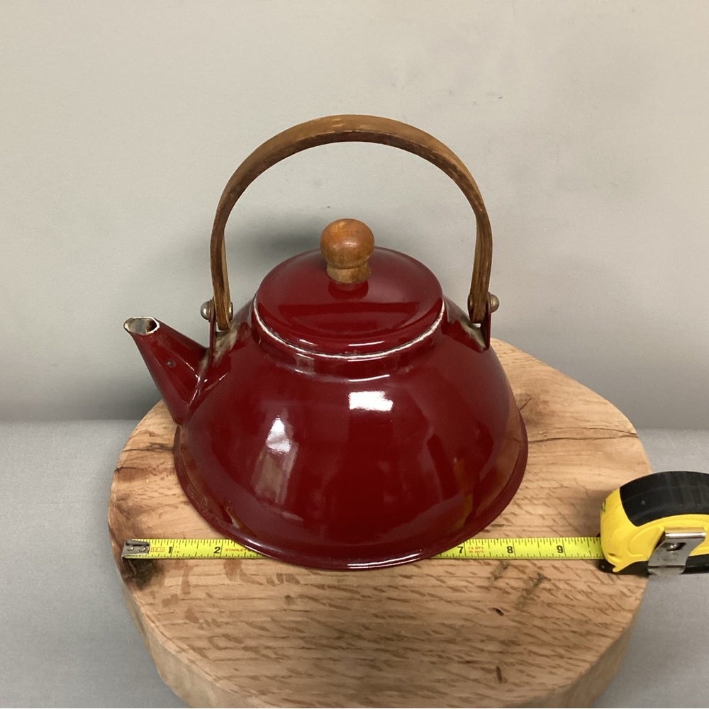 🔴 Vintage - MCM - Danish Red Enamel Tea Pot / Kettle - Wood Handle & Knob - Picture 11 of 13